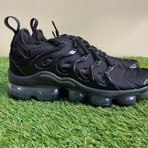 Nike Air VaporMax Plus in Black